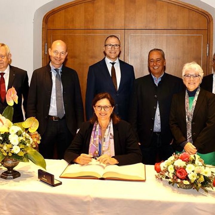 Foto: Stefan Obermeier Bildarchiv Bayerischer Landtag: Eintrag ins Goldene Buch der Stadt Kempten